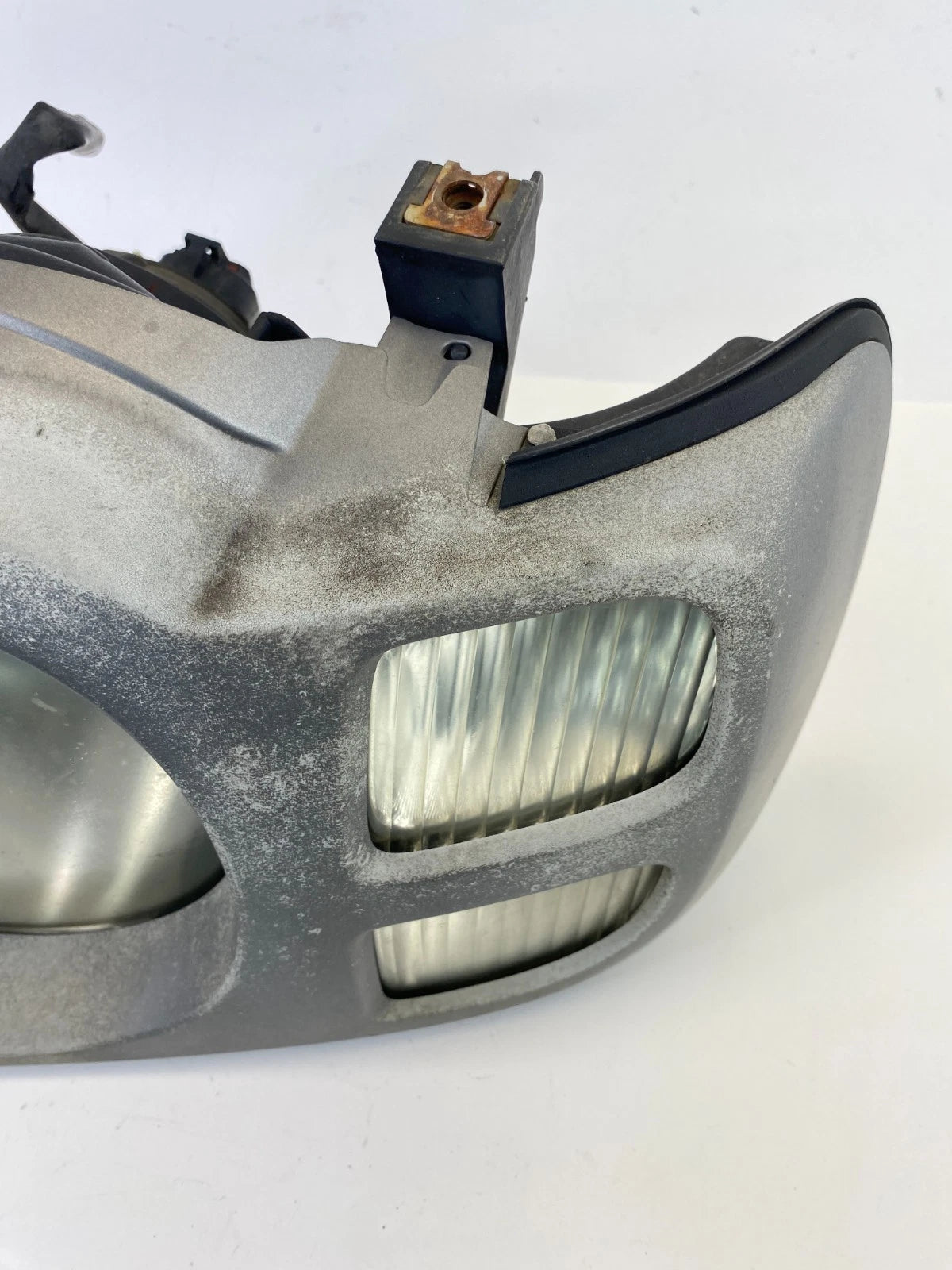 2002-2004 Nissan Xterra FRONT LEFT DRIVER SIDE HEADLIGHT HEADLAMP OEM