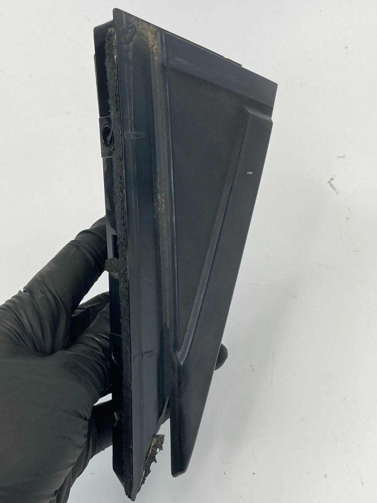 2008-2013 NISSAN ROGUE REAR LEFT SIDE DOOR CORNER WINDOW GLASS COVER TRIM OEM