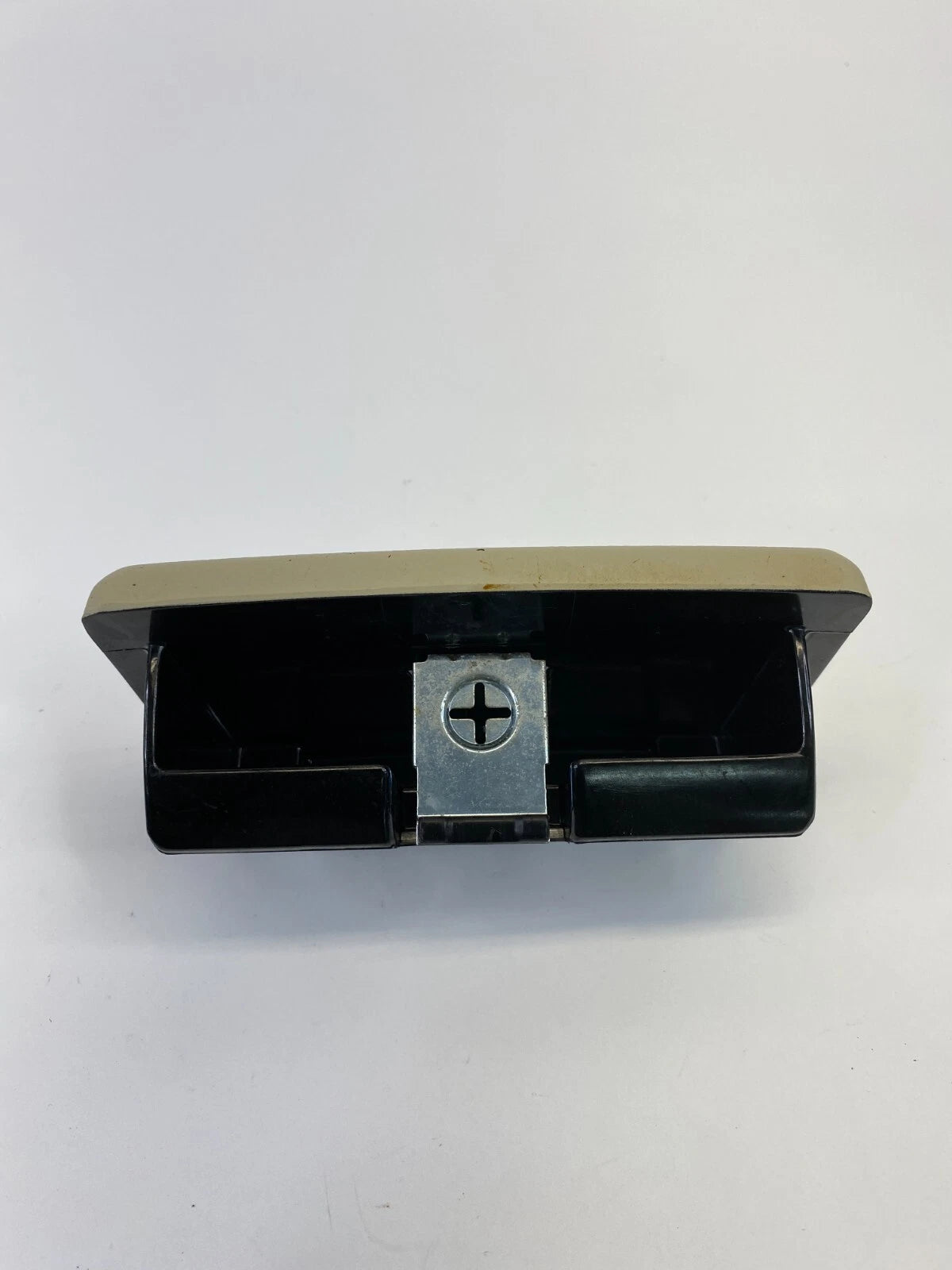2005 2006 2007 INFINITI G35 COUPE REAR CENTER CONSOLE ASHTRAY ASH TRAY OEM