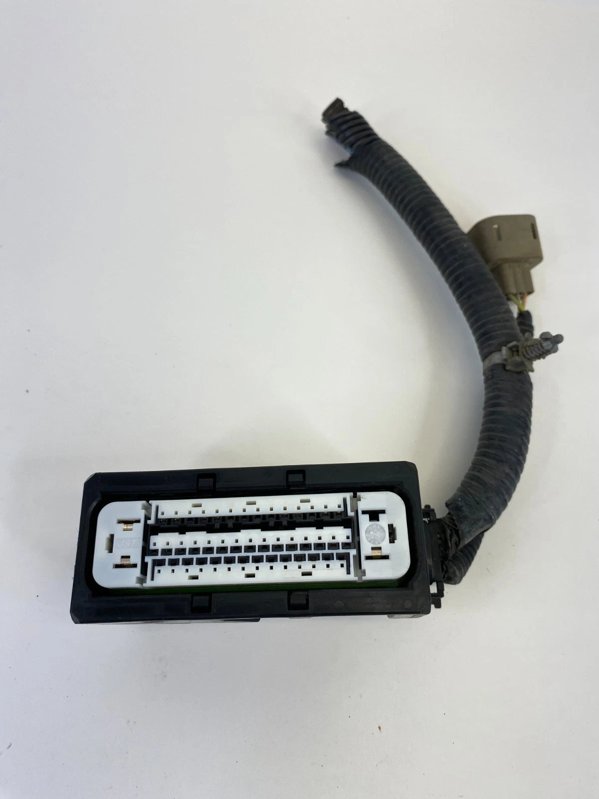 2013 2014 FORD EXPLORER 3.7L AT ABS PUMP ANTI LOCK BRAKE PLUG CONNECTOR OEM