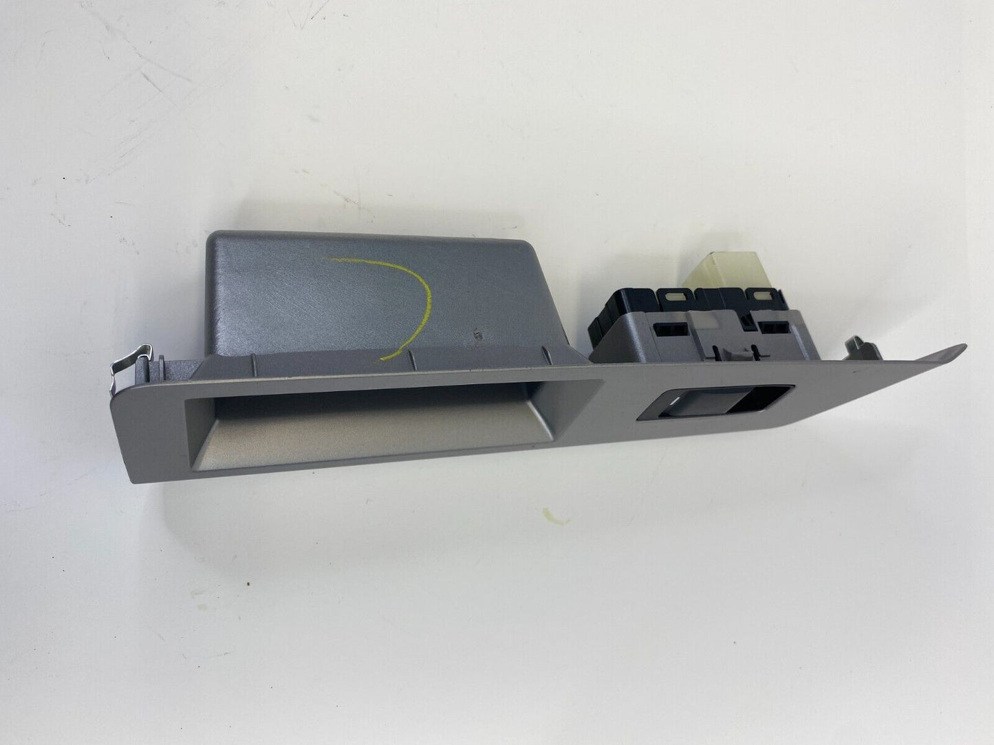 2008 2009 2010 Dodge Avenger Rear Left Back Side Window Button Switch w/ Trim