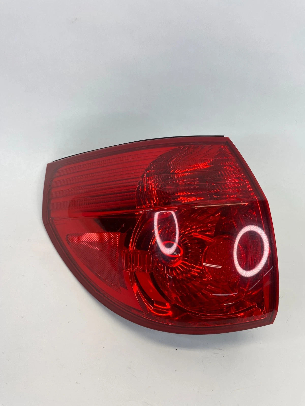 2006-2010 TOYOTA SIENNA RIGHT PASSENGER SIDE OUTER TAIL LIGHT LAMP TAILLIGHT