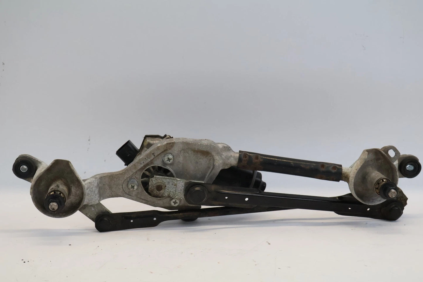 2012-2017 HYUNDAI ACCENT FRONT WIPER MOTOR W/ LINKAGE TRANSMISSION 98110-1R000