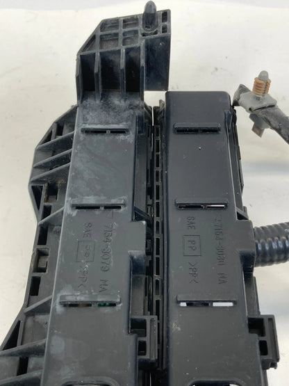 2001-2004 NISSAN PATHFINDER 3.5L ENGINE BAY LEFT SIDE RELAY BOX FUSEBOX 71543079