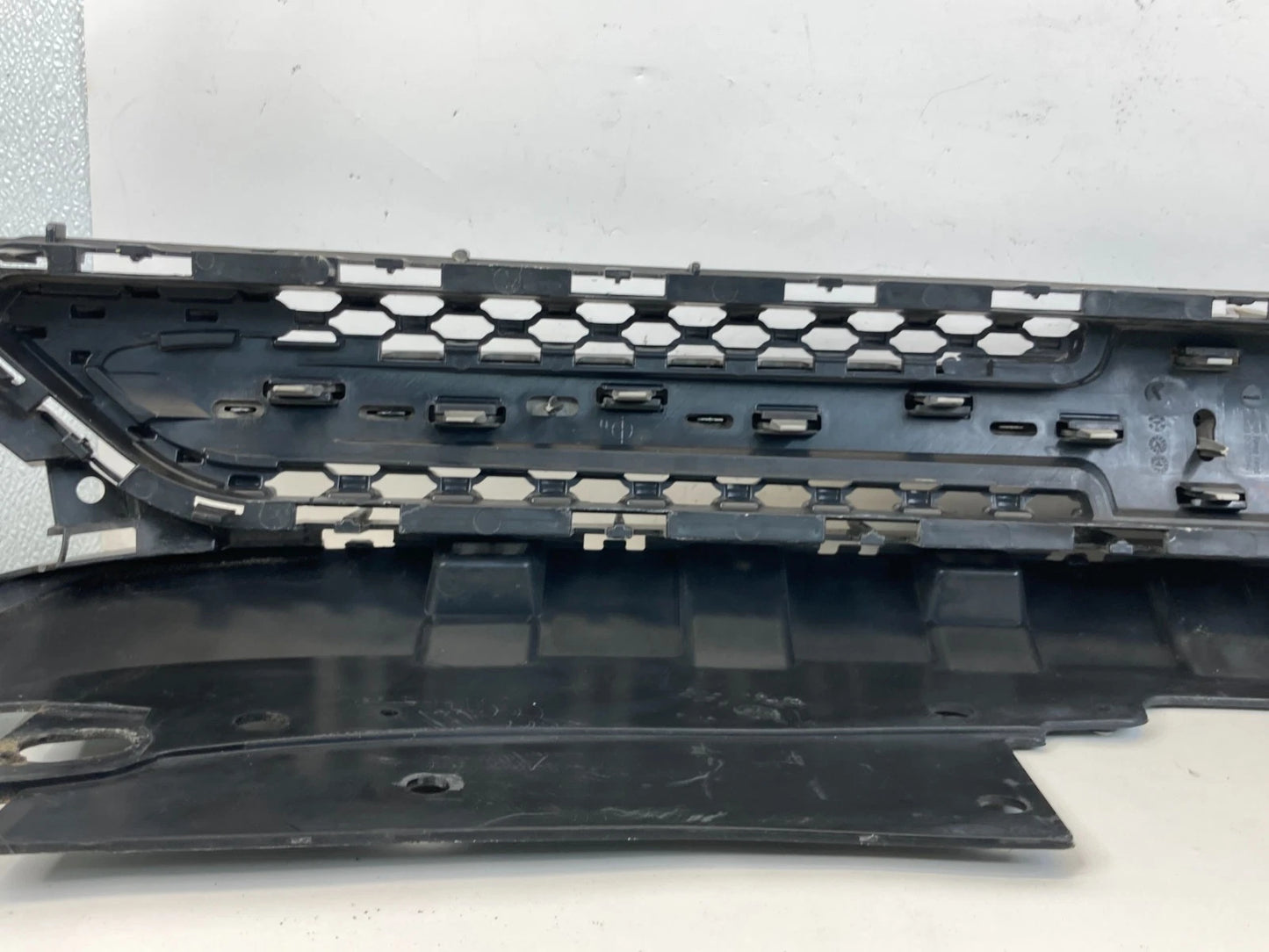 2013-2016 Dodge Dart Front Bumper Center Upper Grill Grille Assembly OEM