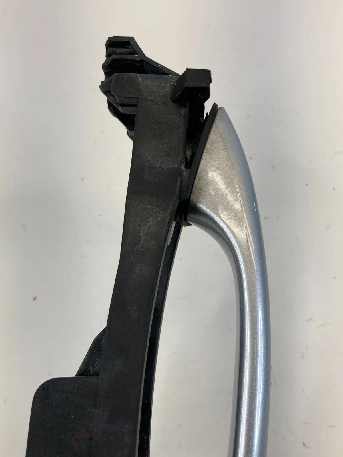 2006 MERCEDES-BENZ CLS500 REAR LEFT BACK SIDE EXTERIOR DOOR HANDLE OEM