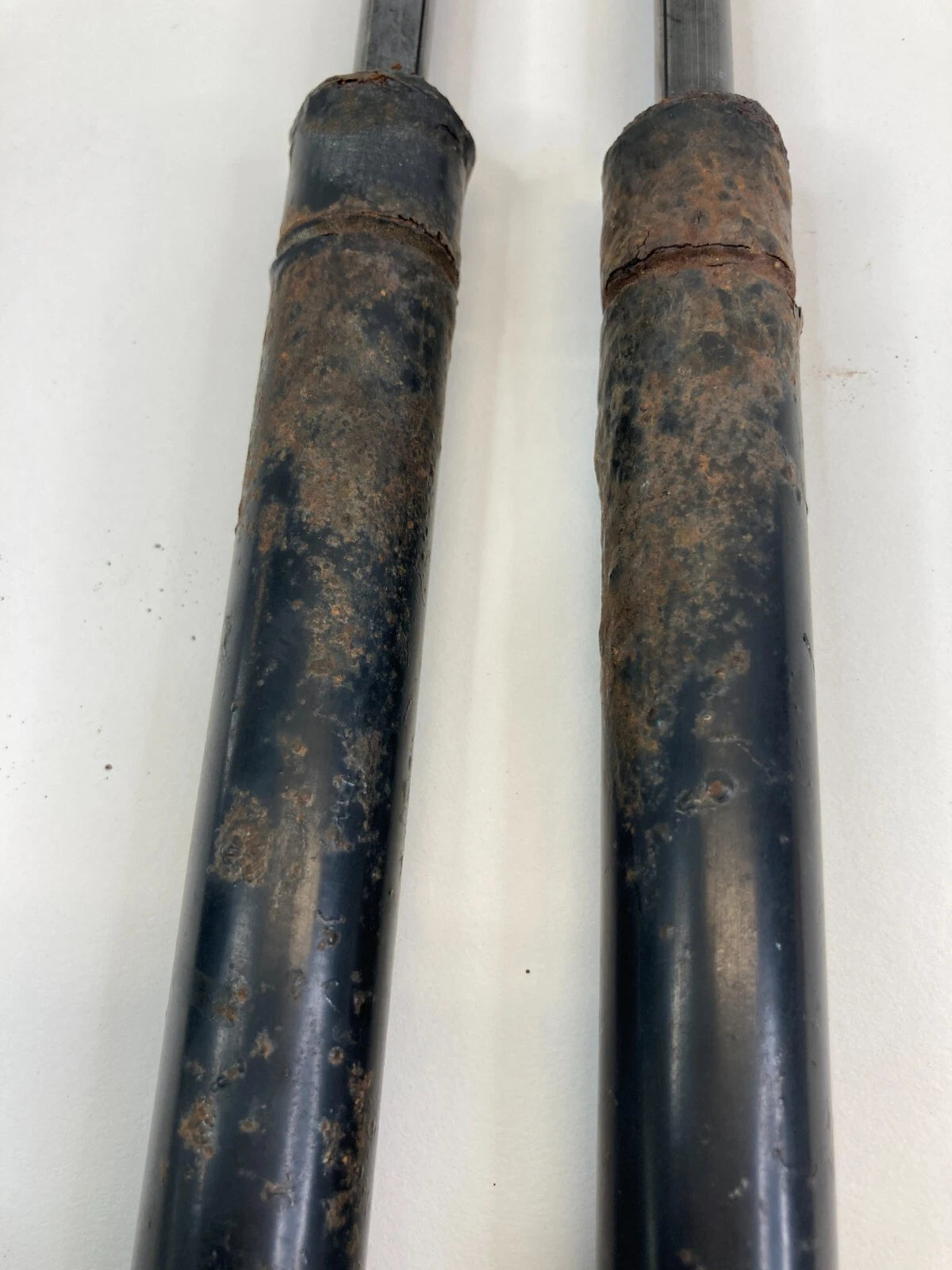 10-17 GMC TERRAIN REAR TRUNK LEFT & RIGHT SHOCK STRUT SUPPORT SET PAR 25803408