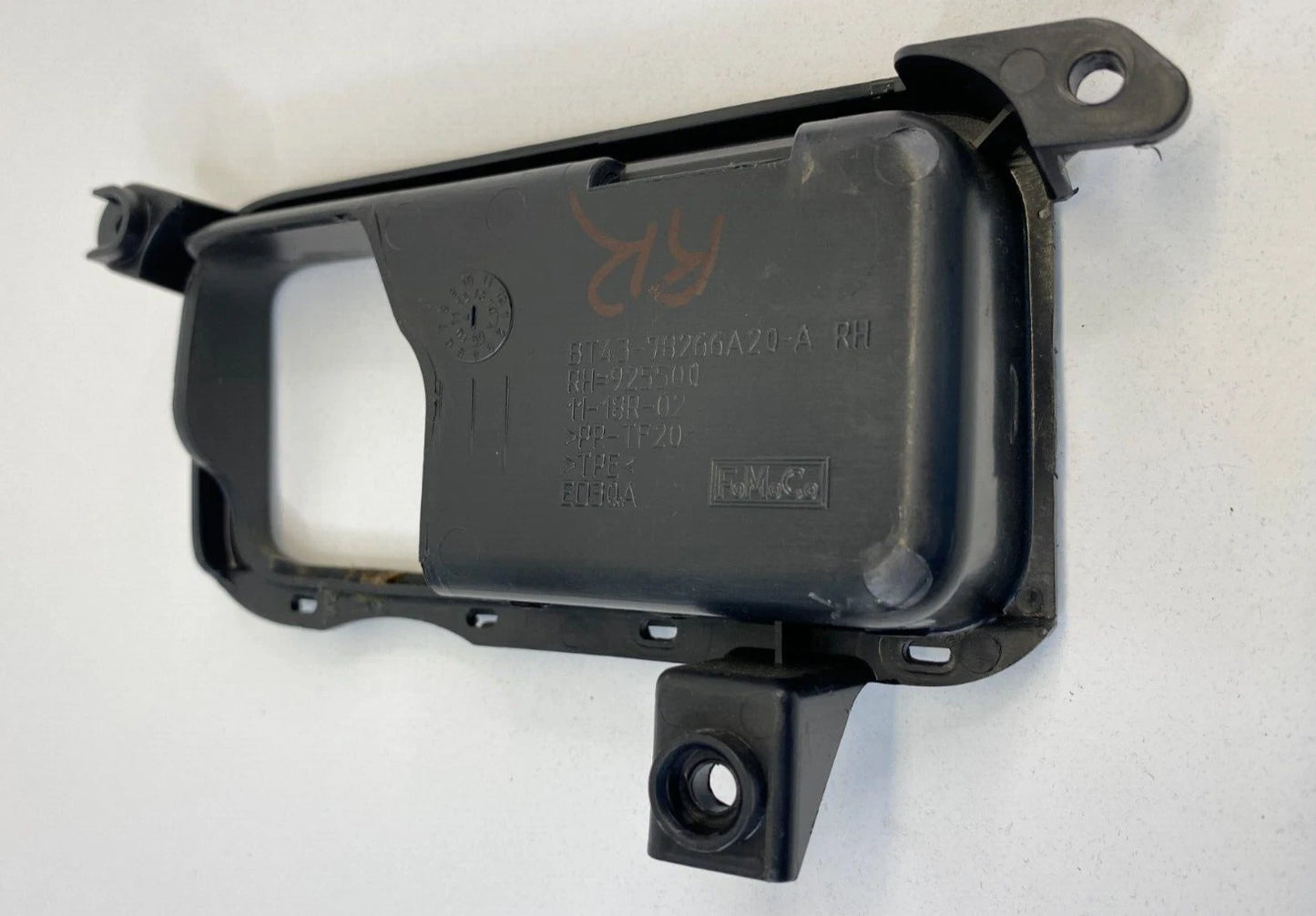 2011-2015 LINCOLN MKX 11-14 EDGE REAR RIGHT INNER BRACKET DOOR HANDLE TRIM OEM