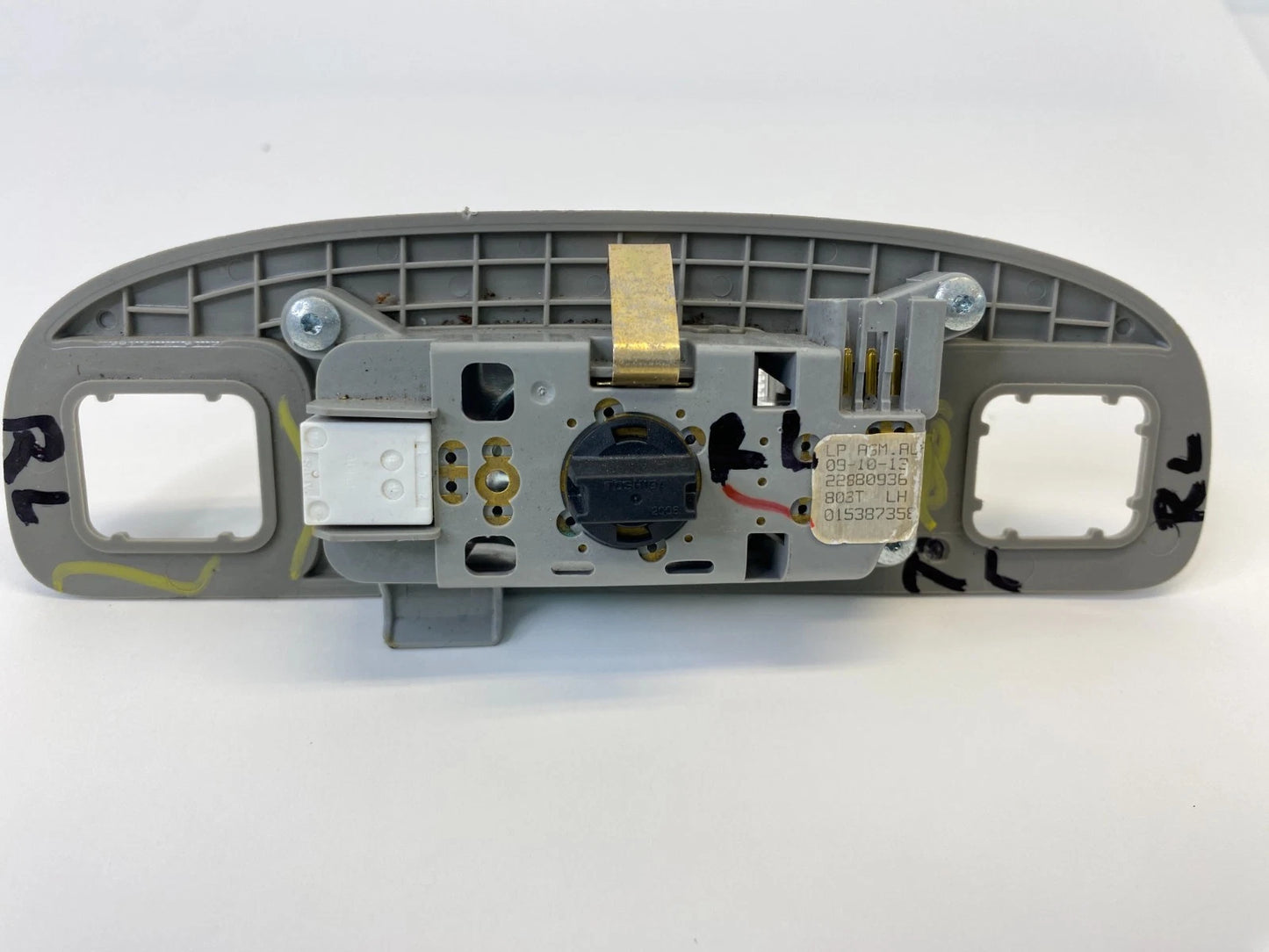 13-18 CADILLAC ATS REAR LEFT ROOF READING DOME LIGHT LAMP W/ COAT HOOK BEZEL OEM