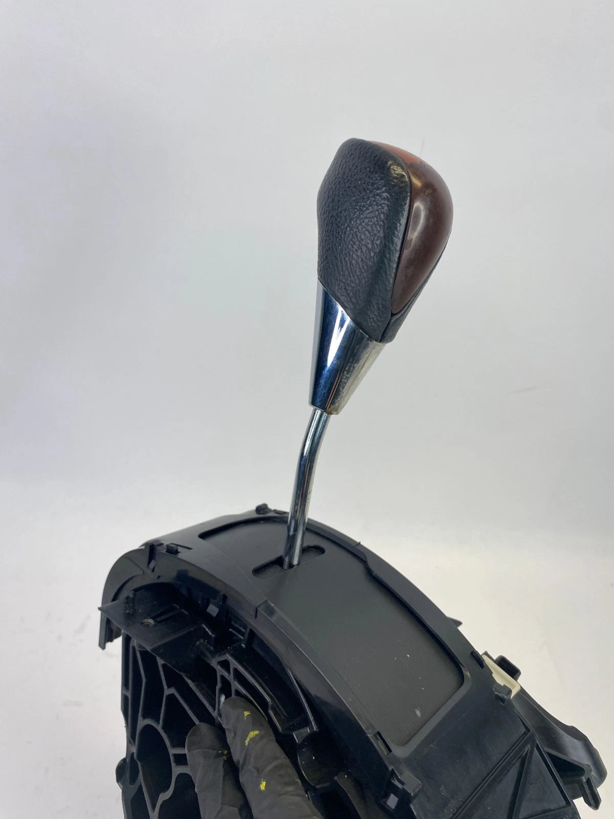 2009-2012 TOYOTA VENZA AUTOMATIC TRANSMISSION FLOOR SHIFTER ASSEMBLY OEM