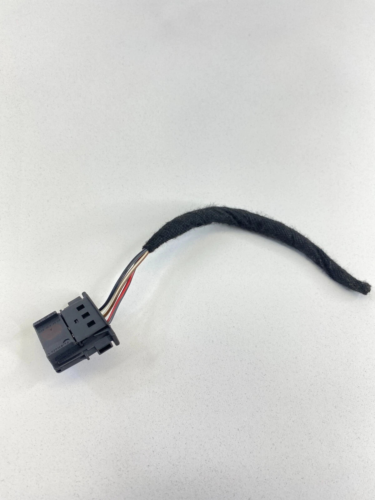 2005 MERCEDES-BENZ E500 REAR LEFT TAILIGHT LAMP RELAY PLUG CONNECTOR 0375453128