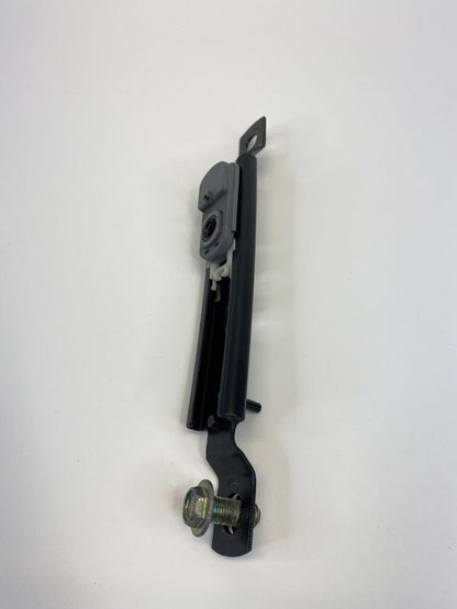 2005 2006 Hyundai Elantra Front Right Passenger Seat Belt Adjuster Height OEM