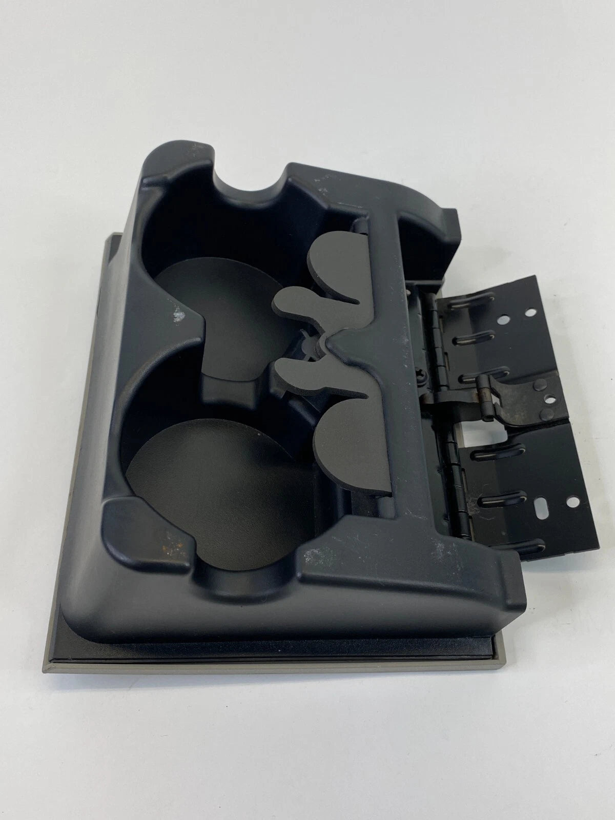 2003 2004 2005 2006 LINCOLN NAVIGATOR REAR CENTER CONSOLE CUP HOLDER CUPHOLDER