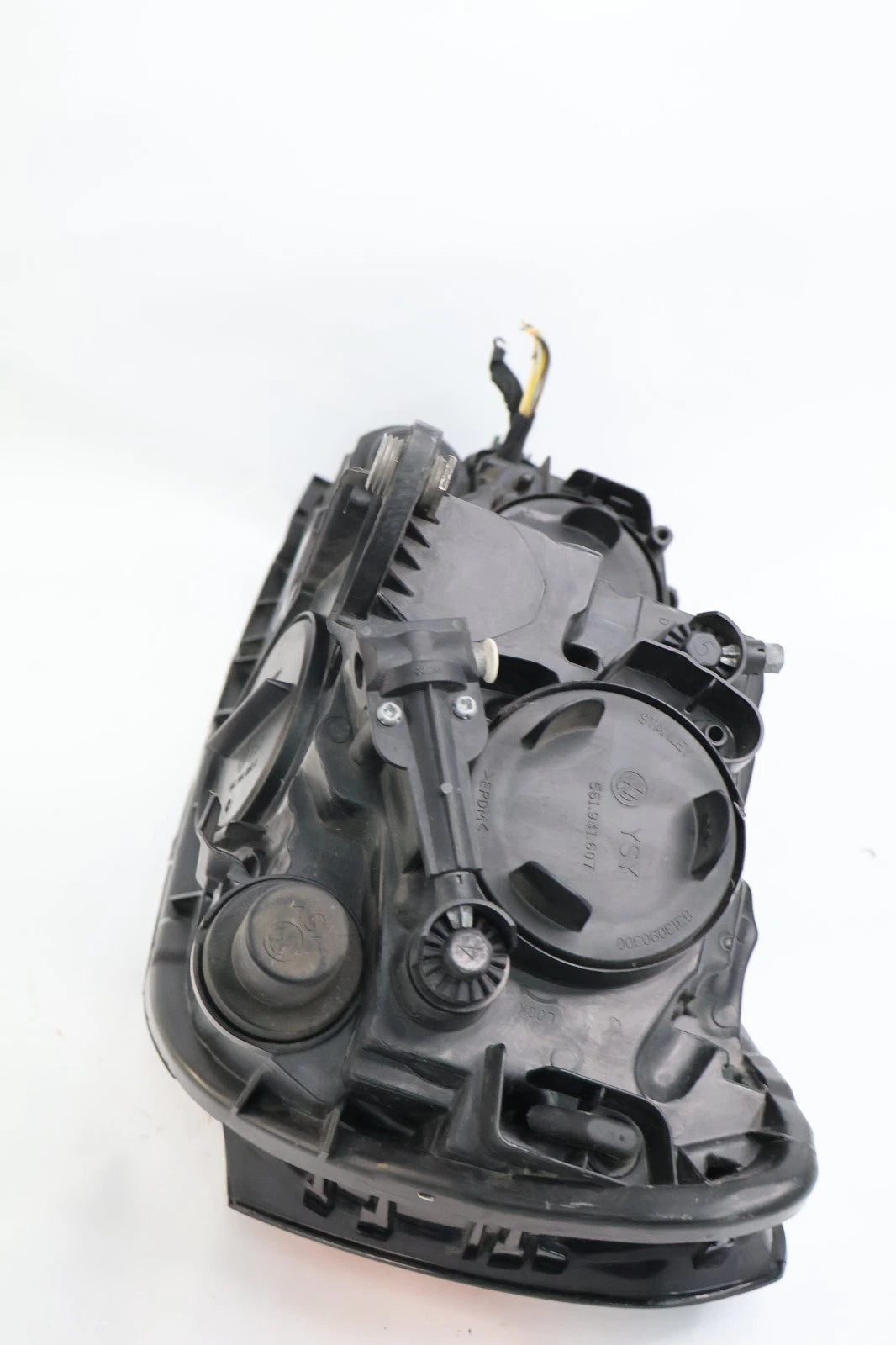 2012-2015 VOLKSWAGEN PASSAT FRONT RIGHT HALOGEN HEADLIGHT ASSEMBLY 561-941-006-D