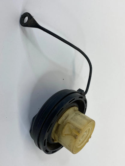 2004 2005 CHEVROLET AVALANCHE 4-DR 5.3L 16V FUEL SYSTEM TANK FILLER CAP ASSY