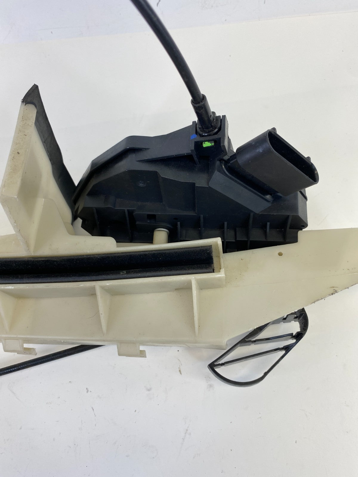 13-16 Ford C-Max Front Right Side Door Lock Latch Actuator CM5A-A21812-GA OEM