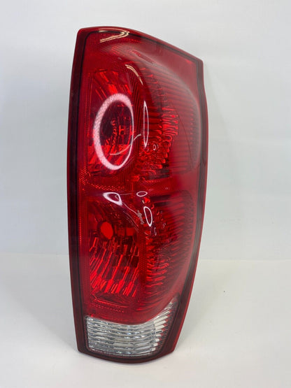 2002-2006 Chevrolet Avalanche 1500 Rear Right Taillight Tail Light Lamp 15092493