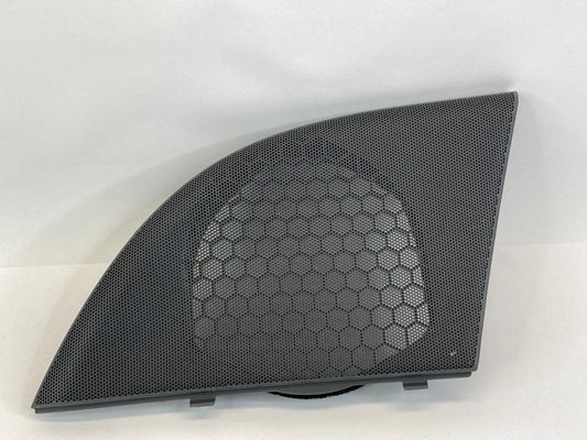05-07 HONDA ODYSSEY REAR RIGHT SIDE 3RD ROW SPEAKER GRILLE COVER TRIM 84612-SHJ