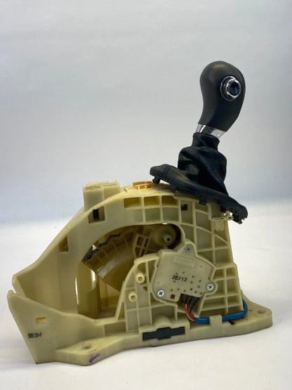 2011-2013 KIA FORTE AUTOMATIC TRANSMISSION GEAR SHIFTER GEAR SELECTOR & KNOB OEM
