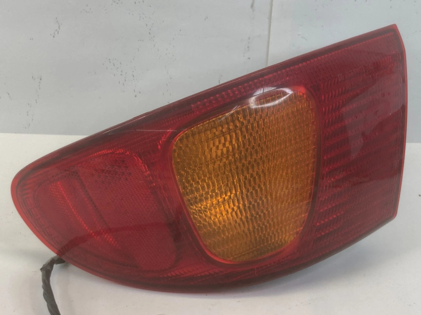 1998-2002 TOYOTA COROLLA REAR RIGHT PASSENGER OUTER TAIL LIGHT BRAKE LAMP OEM