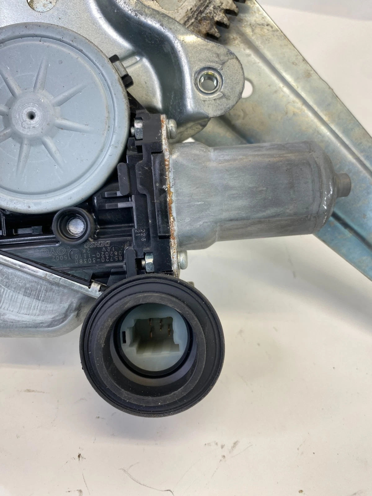 2008-2011 LEXUS GS350 REAR RIGHT DOOR POWER WINDOW MOTOR W/REGULATOR 85720-30380