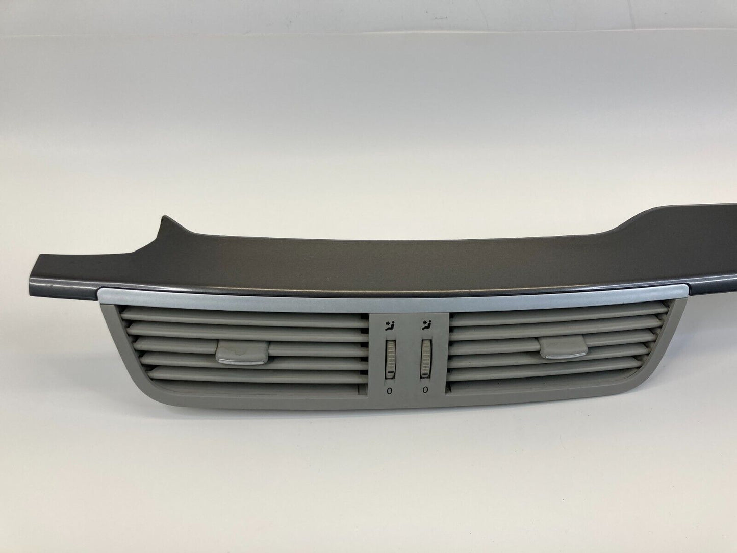 09-14 Volkswagen Routan Center Dash Air Vent Grille Trim Panel 1FB40TRMAA OEM