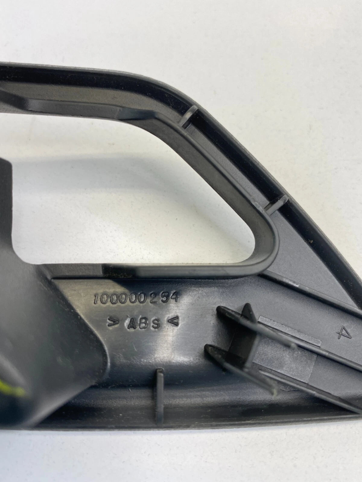 2009 2010 DODGE JOURNEY FRONT RIGHT INTERIOR DOOR HANDLE BEZEL TRIM 100000254