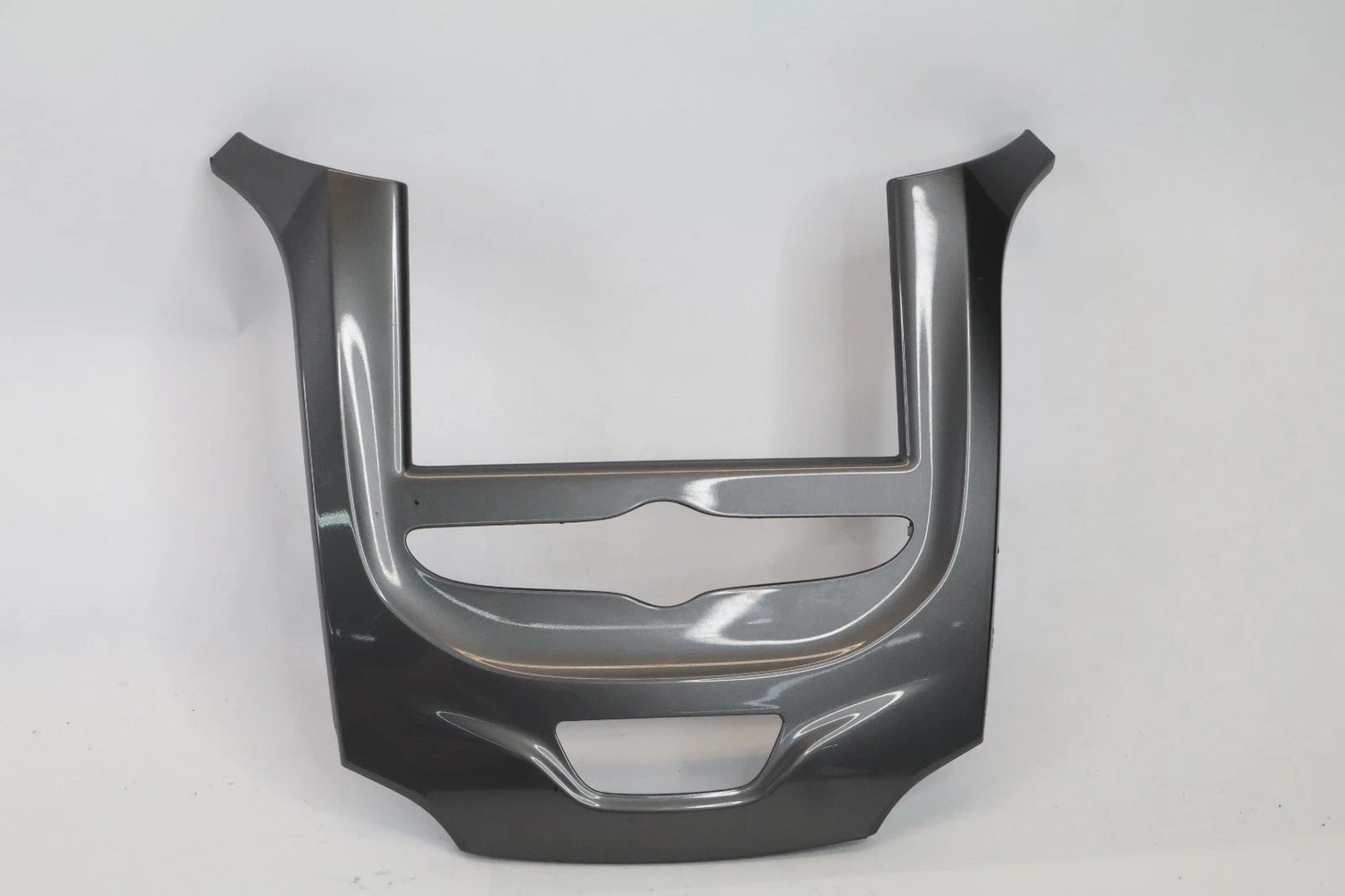 16-19 CHEVROLET CRUZE CENTER DASH RADIO BEZEL TRIM PANEL SURROUND OEM 84068492
