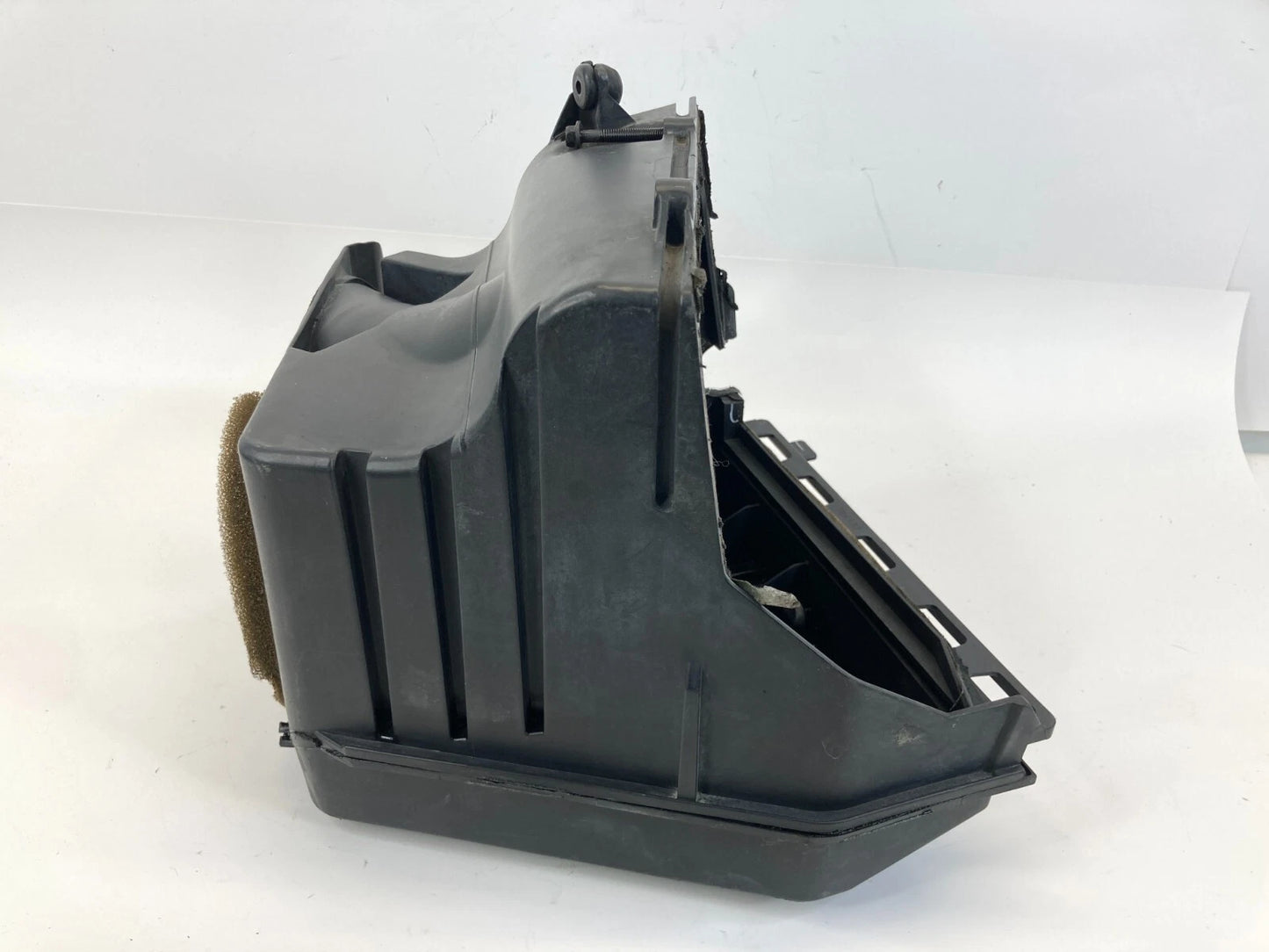 2005 PONTIAC GRAND PRIX 3.8L ENGINE AIR CLEANER INTAKE FILTER BOX ASSEMBLY OEM