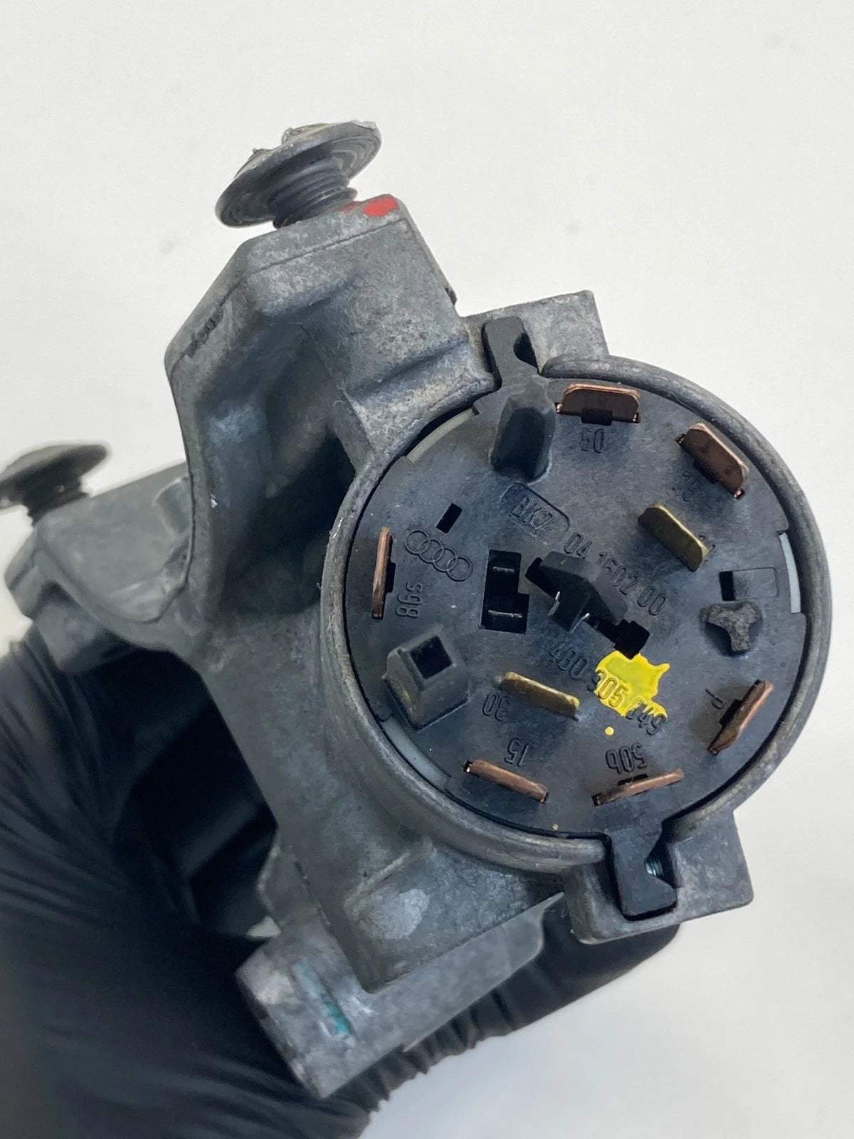 1998-2004 Audi A6 Quattro A/T Ignition Switch Lock Cylinder & Key 4B0905851B OEM