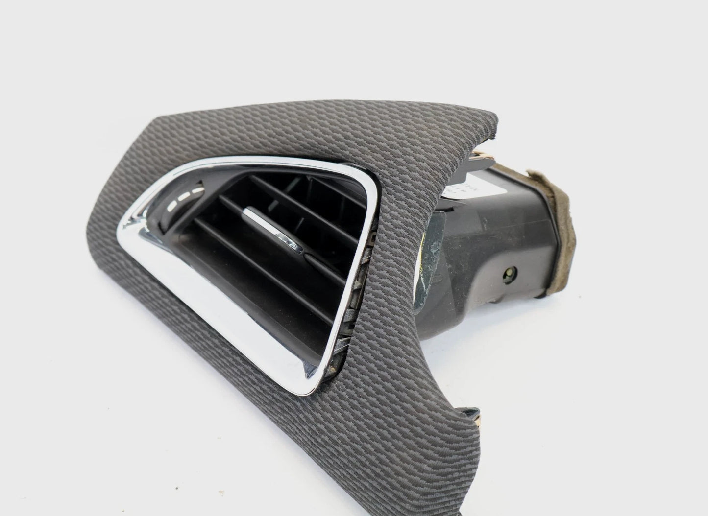 2016-2019 CHEVROLET CRUZE DRIVER SIDE DASH AC HEATER AIR VENT PANEL OEM 39098649