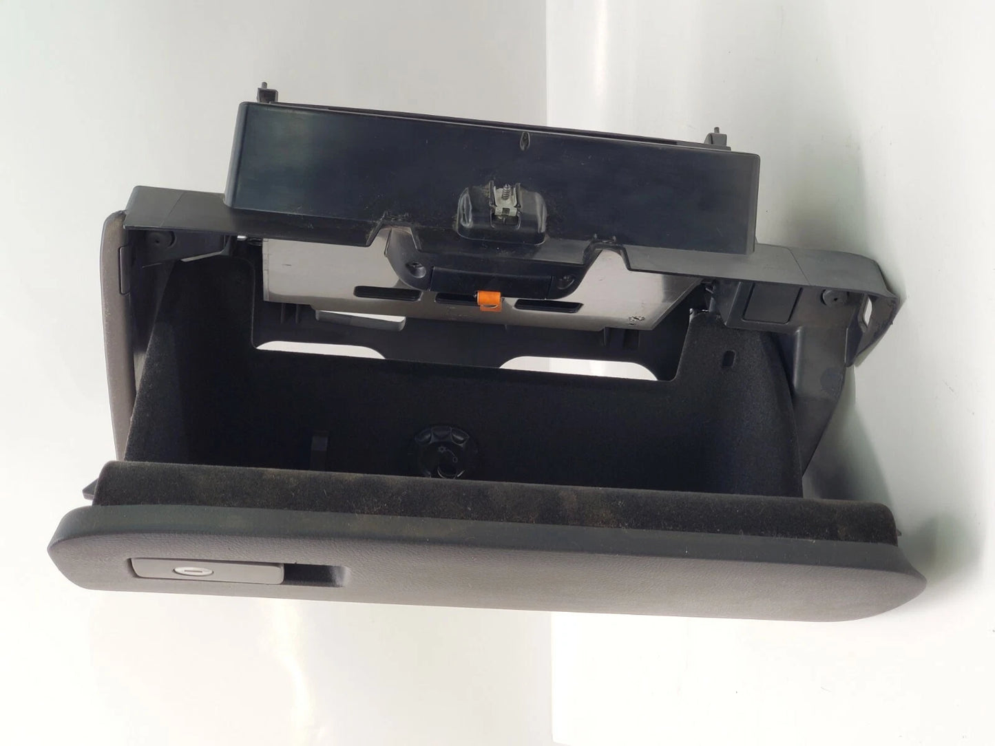 06 07 08 09 10 VW VOLKSWAGEN PASSAT GLOVE BOX STORAGE COMPARTMENT 3C1857097AN
