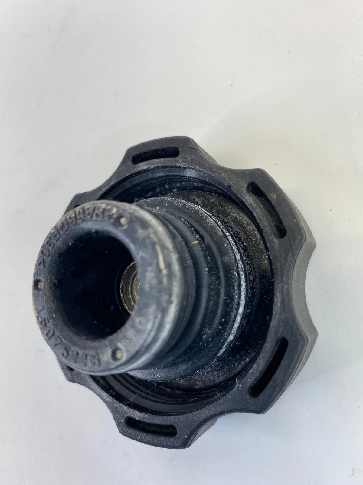 2005-2010 PONTIAC G6 2.4L L4 RADIATOR COOLANT RESERVOIR COVER FLUID CAP OEM