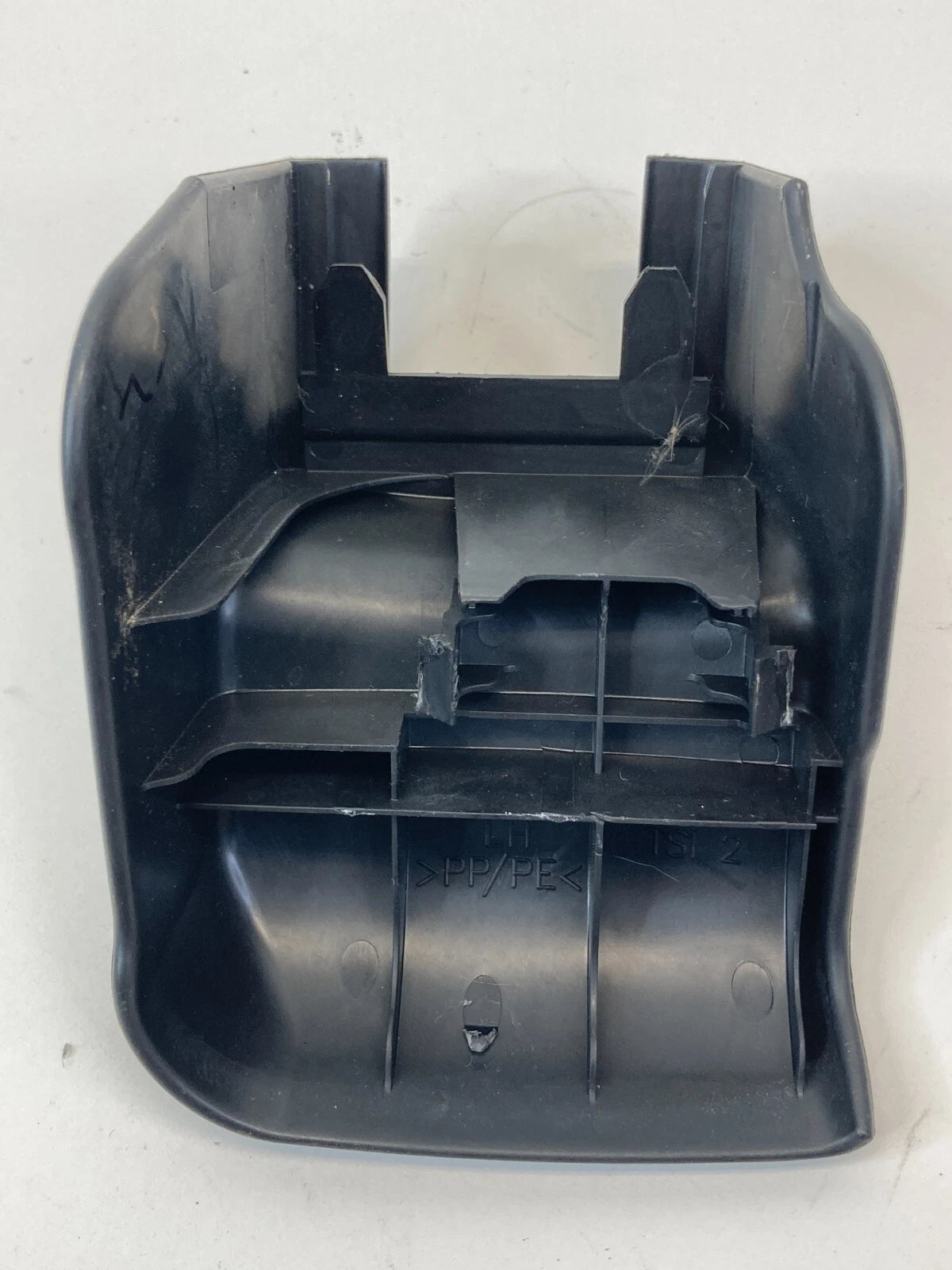 02-06 TOYOTA CAMRY FRONT LEFT SEAT OUTER TRACK END CAP COVER TRIM 72138-AA070