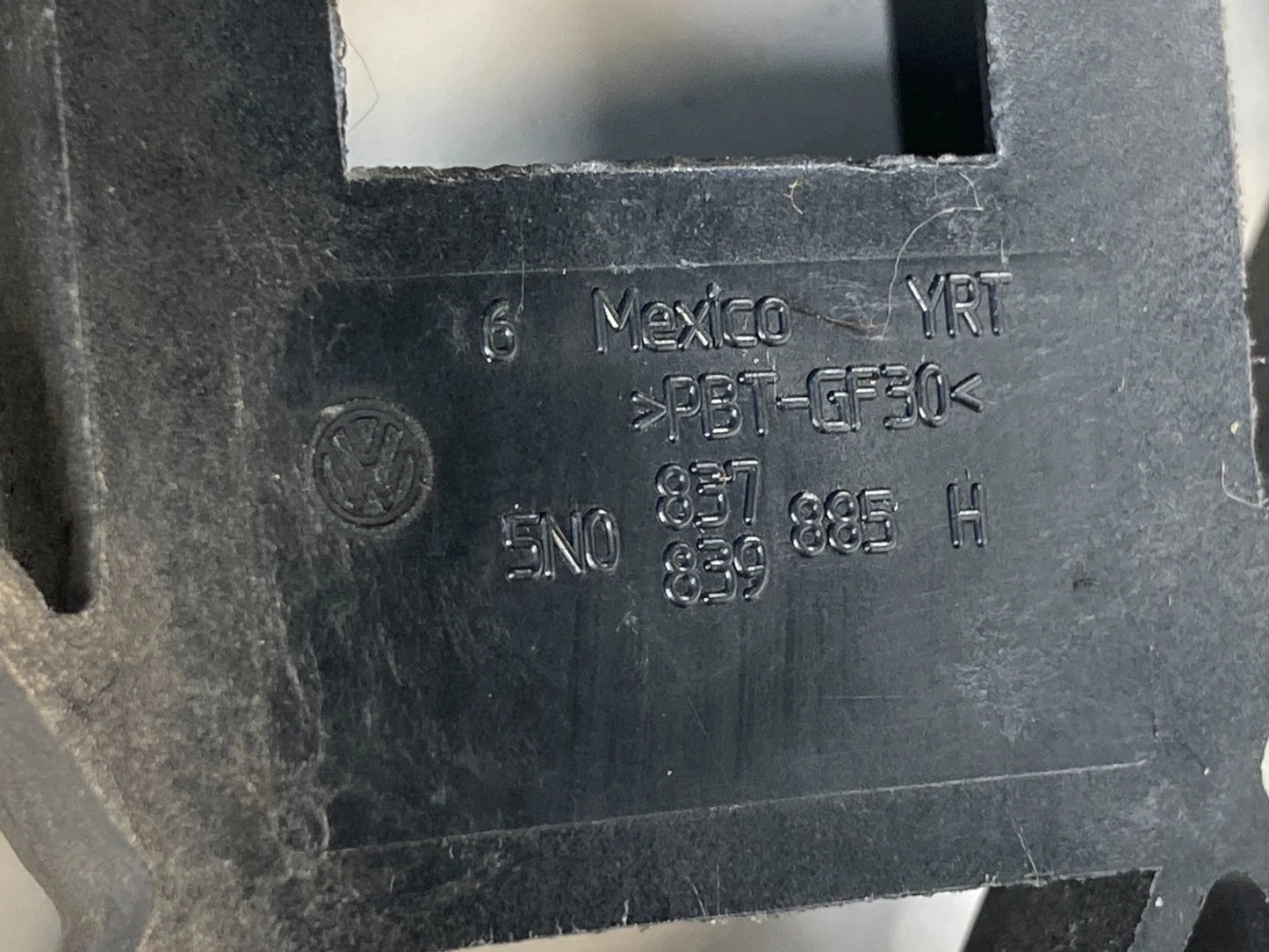 12-22 VW VOLKSWAGEN PASSAT REAR LEFT SIDE EXTERIOR DOOR HANDLE 5N0837885H OEM