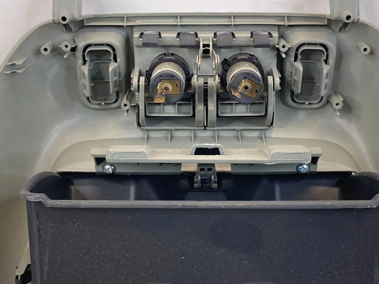 05-07 HONDA ODYSSEY DASH LOWER STORAGE COMPARTMENT PANEL BEZEL 77290-SHJ-A01