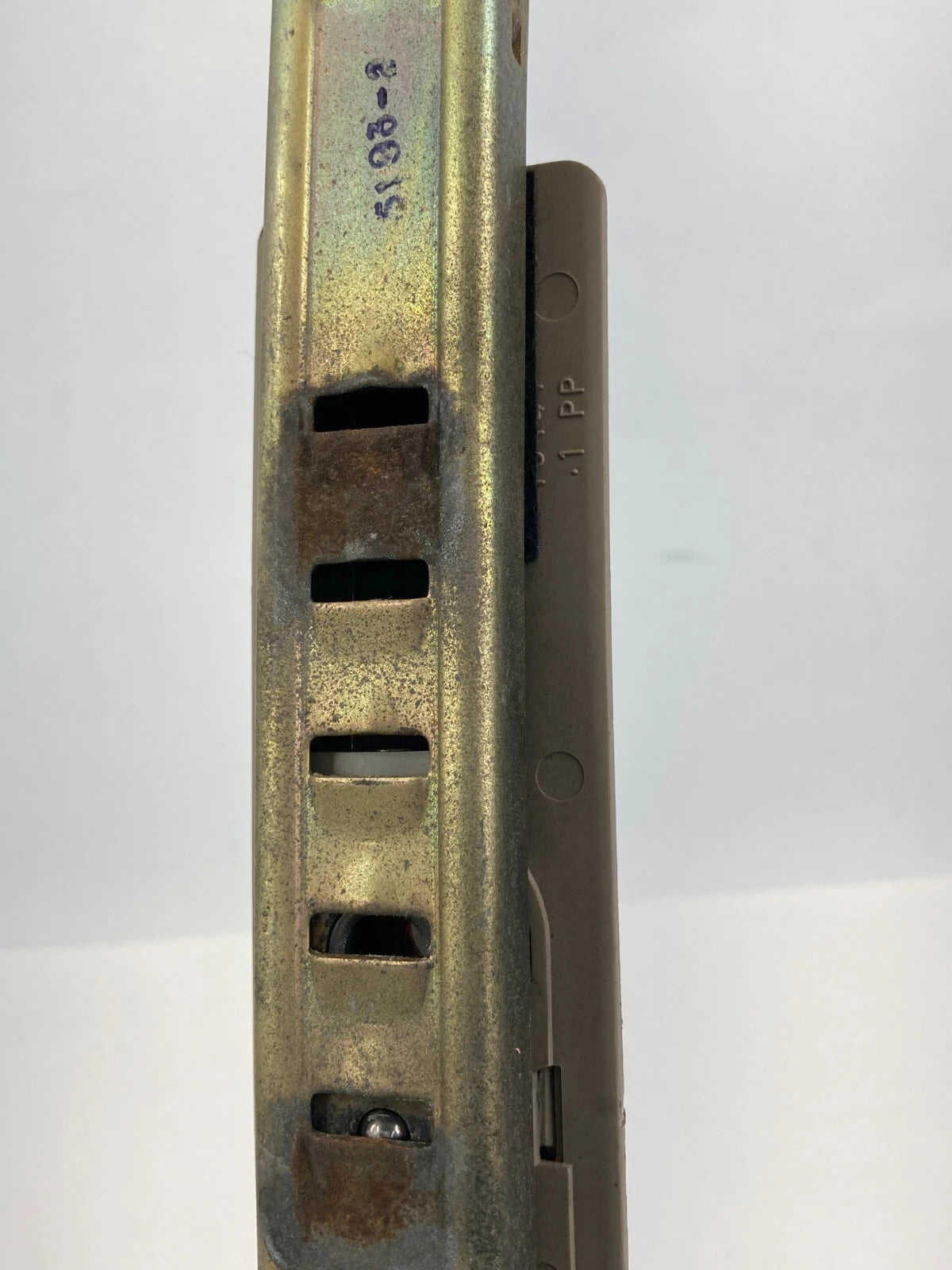 1996 1997 HONDA ACCORD SEDAN REAR RIGHT PASSENGER SEAT BELT HEIGHT ADJUSTER OEM