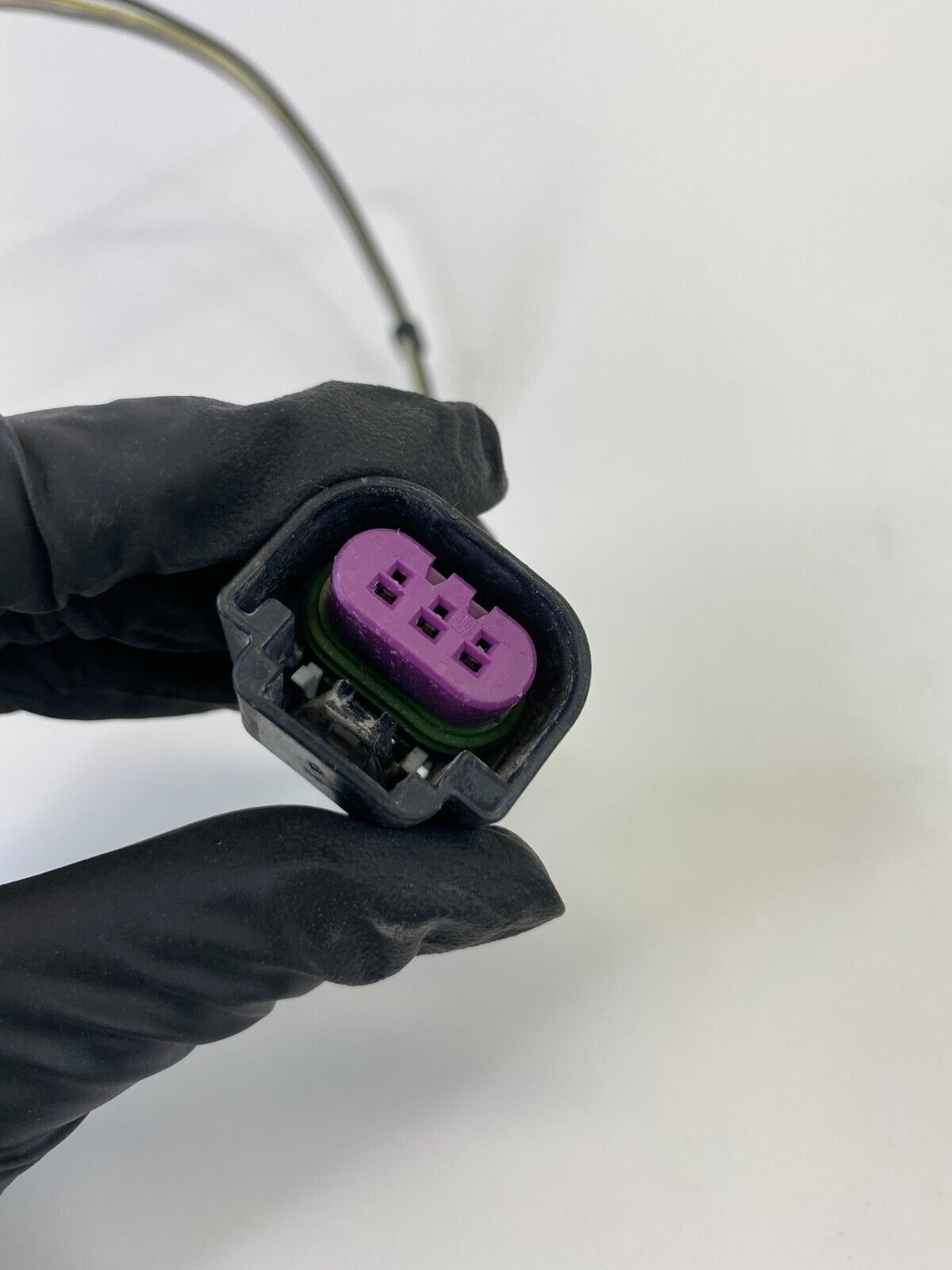 2009-2014 Volkswagen Routan Right Taillight Wire Wiring Harness Connector OEM