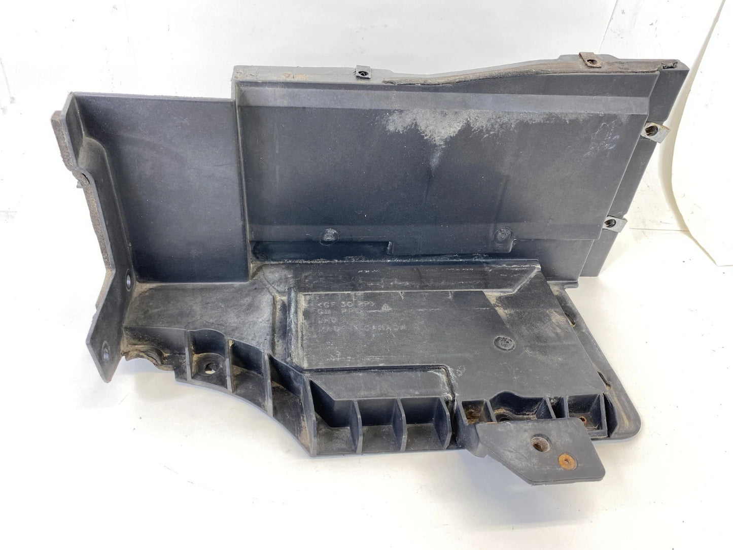 2003-2007 CADILLAC CTS 3.6L V6 A/T BATTERY SUPPORT TRAY ASSEMBLY 25783790 OEM