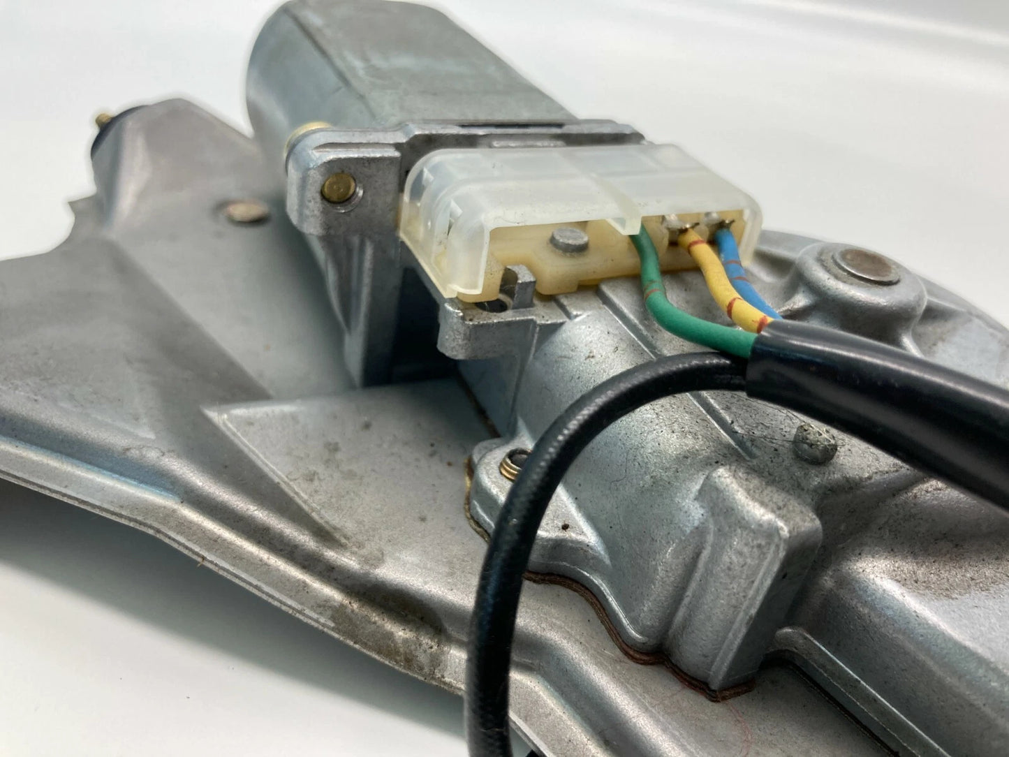 2004-2009 TOYOTA PRIUS REAR TRUNK WINDSHIELD WINDOW GLASS WIPER MOTOR OEM