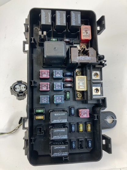 2001-2004 Honda Odyssey 3.5L AT Underhood Engine Compartment Fuse Relay Box OEM