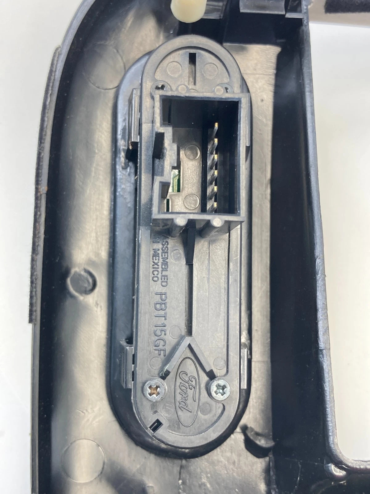 2002-2005 FORD EXPLORER RADIO CLIMATE CONTROL BEZEL TRIM W/ VENTS OEM
