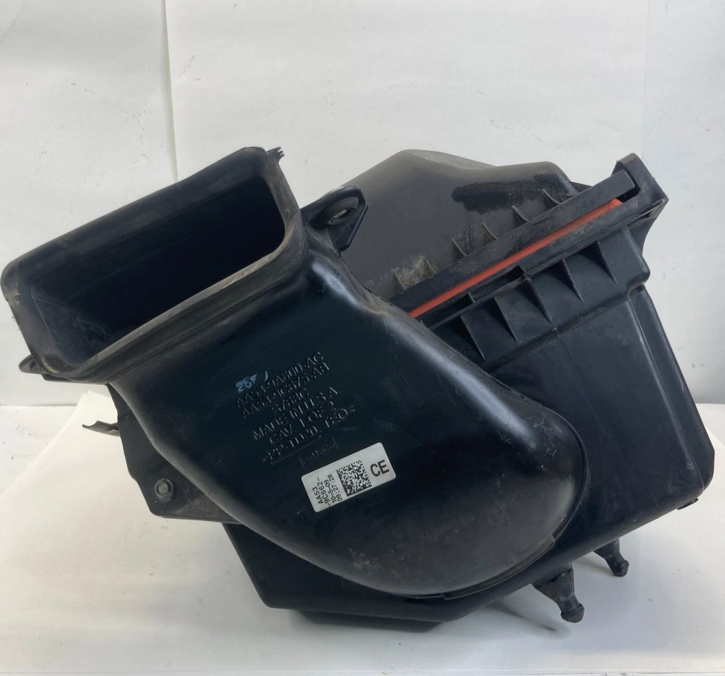 10-19 LINCOLN MKT 3.5L TURBO AIR INTAKE CLEANER FILTER BOX HOUSING AA539C652CE