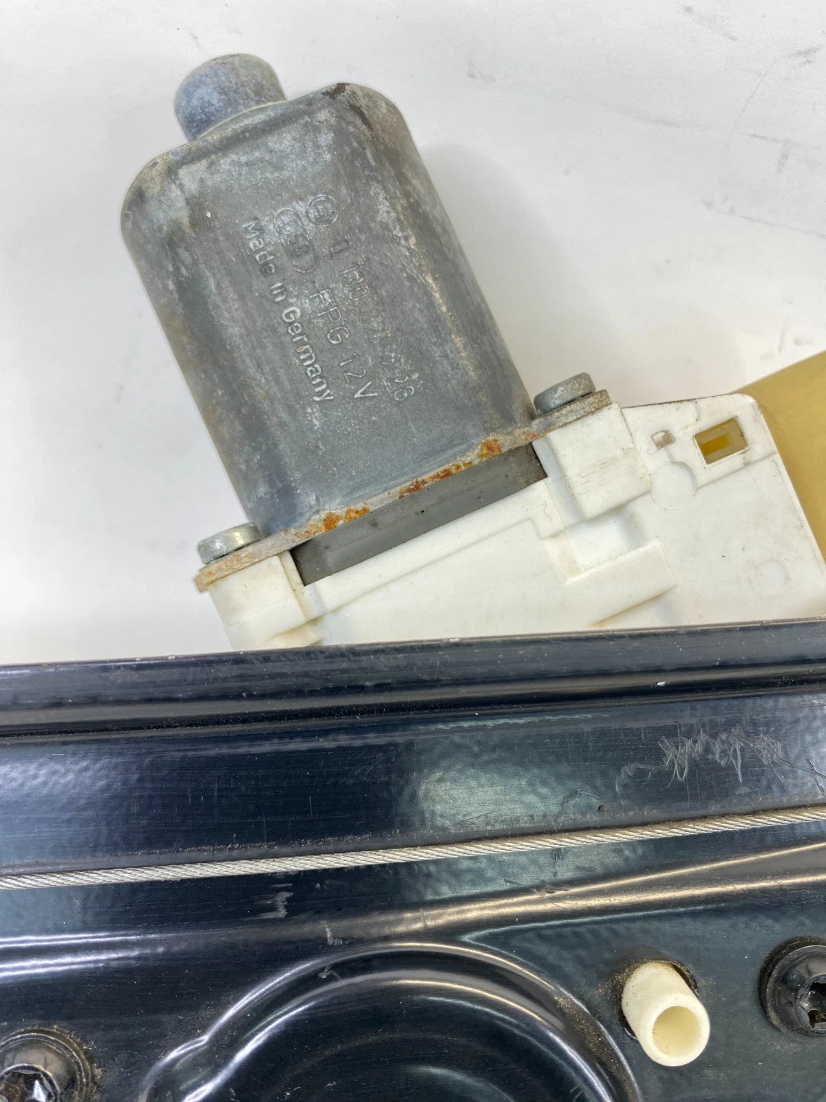 07 08 BMW 328XI FRONT LEFT DOOR POWER WINDOW MOTOR W/ REGULATOR 6927027 OEM