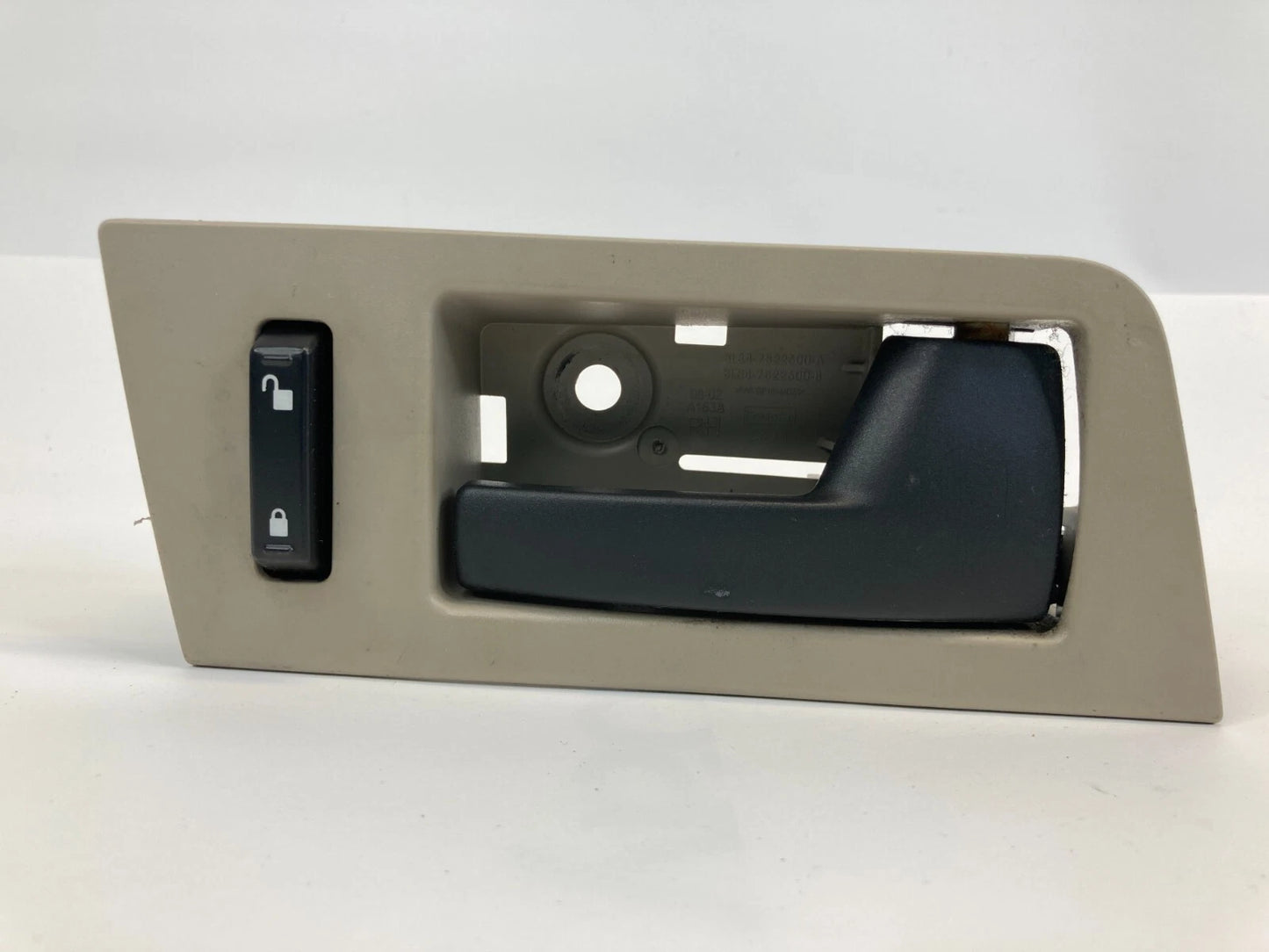 2008-2012 FORD ESCAPE FRONT RIGHT SIDE INTERIOR DOOR HANDLE 8L84-7822600-A OEM