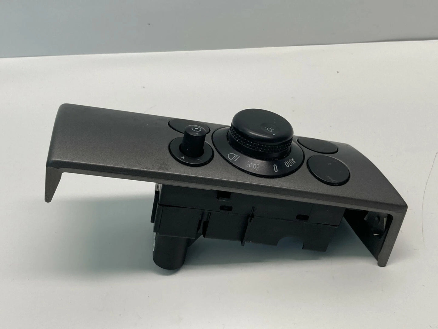 2008 2009 SATURN ASTRA HEADLIGHT & FOG LAMP SWITCH CONTROL W/ BEZEL 13124864 OEM