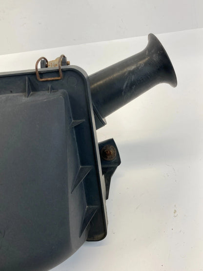 2003 2004 FORD CROWN VICTORIA 4.6L AIR CLEANER INTAKE BOX ASSEMBLY W/ MAF OEM