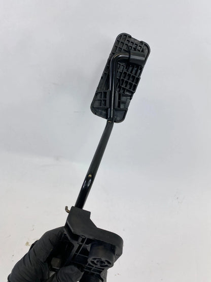 2007-2010 HYUNDAI ELANTRA ACCELERATOR GAS PEDAL ASSEMBLY W BRACKET MOUNT OEM