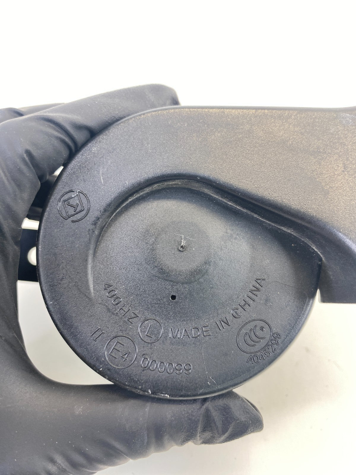 10-17 Chevy Equinox 08-17 Enclave Low Note Horn Pitch Tone Alarm Signal E4000099