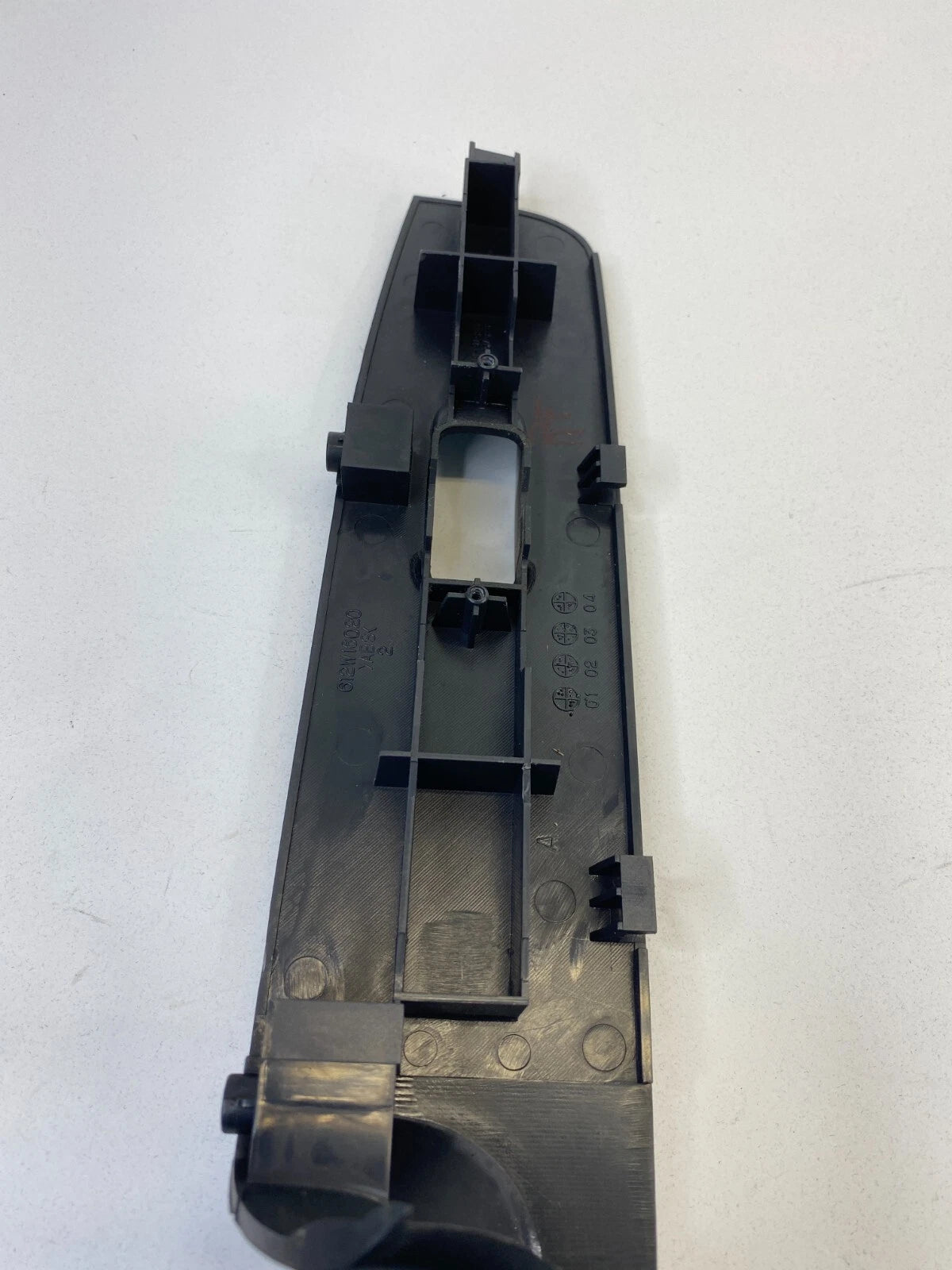 02-05 HYUNDAI SONATA FRONT RIGHT SIDE WINDOW SWITCH COVER BEZEL PANEL 935753D110
